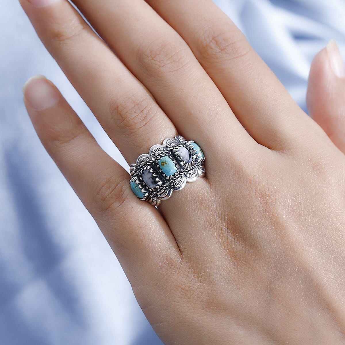 Artisan Crafted Royston Turquoise and White Buffalo 5 Stone Ring in Sterling Silver (Size 5.0) 3.00 ctw image number 2