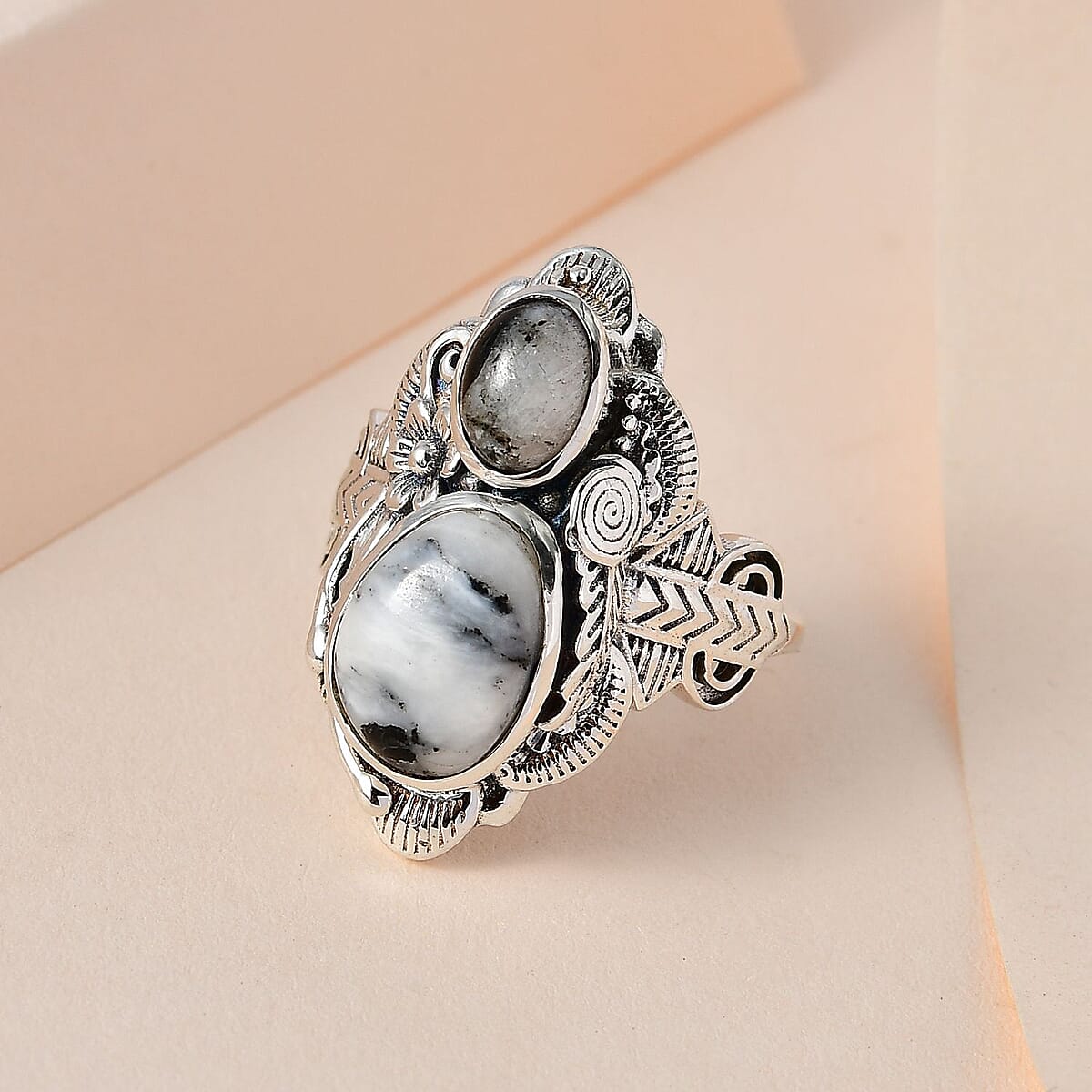 Artisan Crafted White Buffalo Ring in Sterling Silver 4.75 ctw image number 1