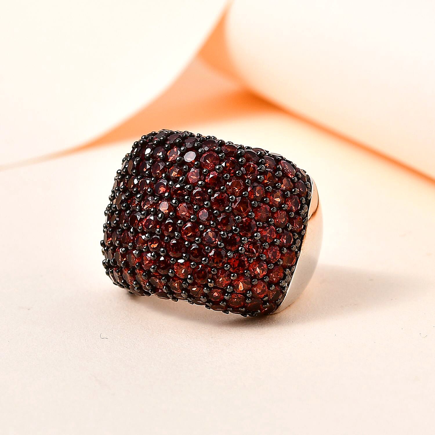  Mozambique Garnet Dome Ring in Platinum Over Sterling Silver (Size 10.0) 8.35 ctw (Del. in 7-10 Days)