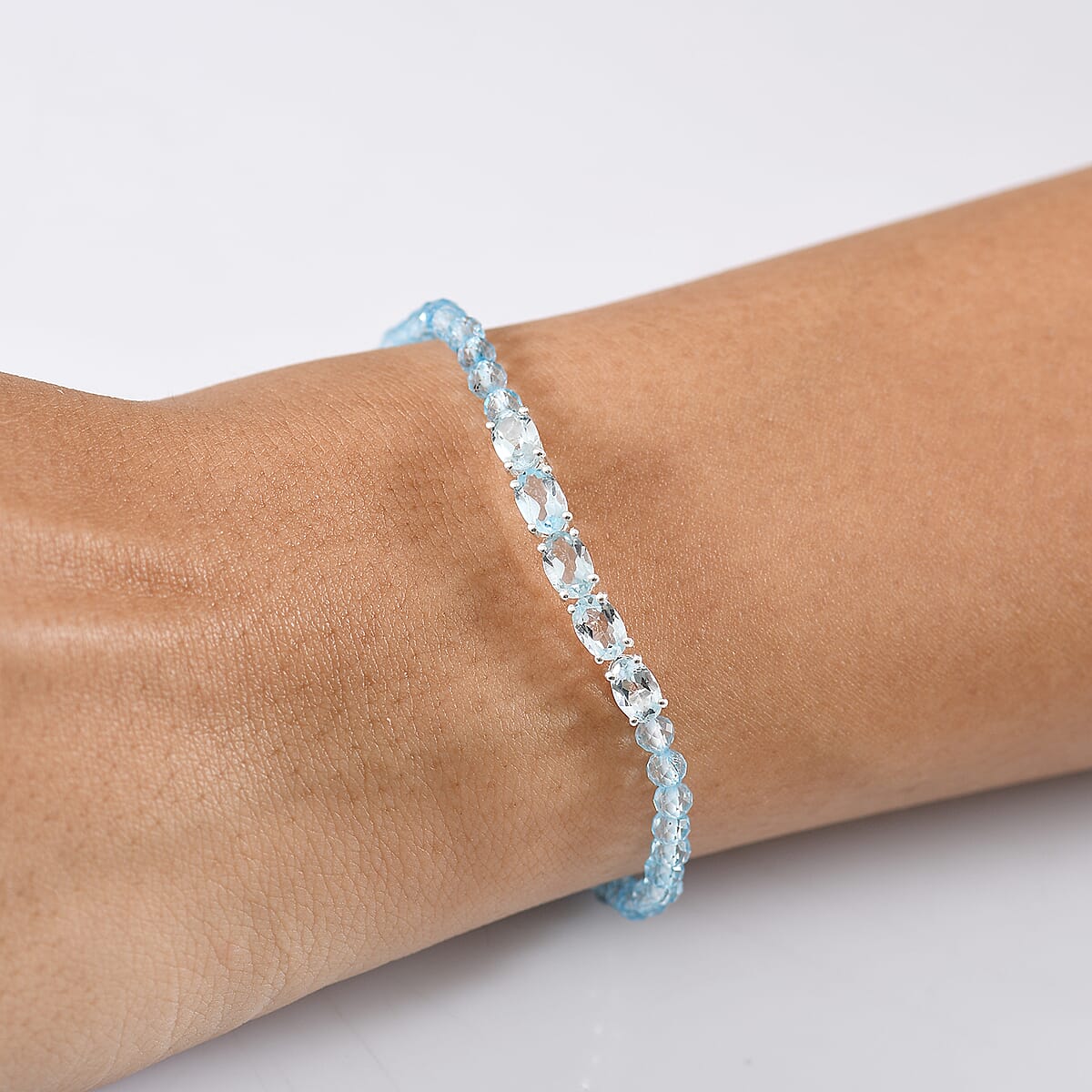 D'Joy Sky Blue Topaz 11.40 ctw Beaded Bracelet in Sterling Silver (6.50-8.00In) image number 2