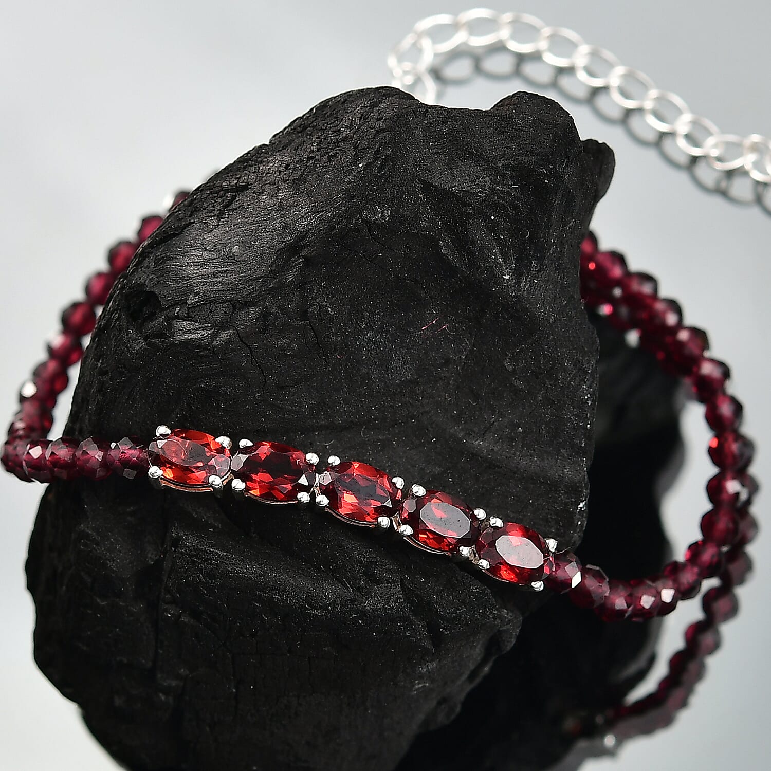 D'Joy Mozambique Garnet 10.50 ctw Beaded Bracelet in Sterling Silver (6.50-8.00In)