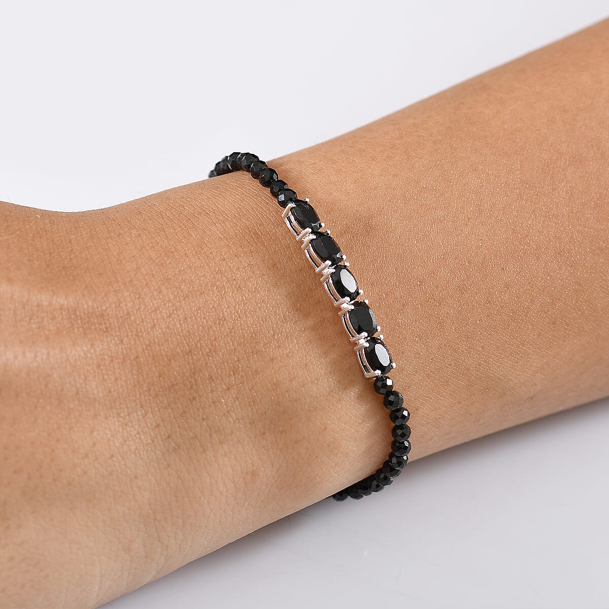 D'Joy Thai Black Spinel 12.90 ctw Beaded Bracelet in Sterling Silver (6.50-8.00In) image number 2