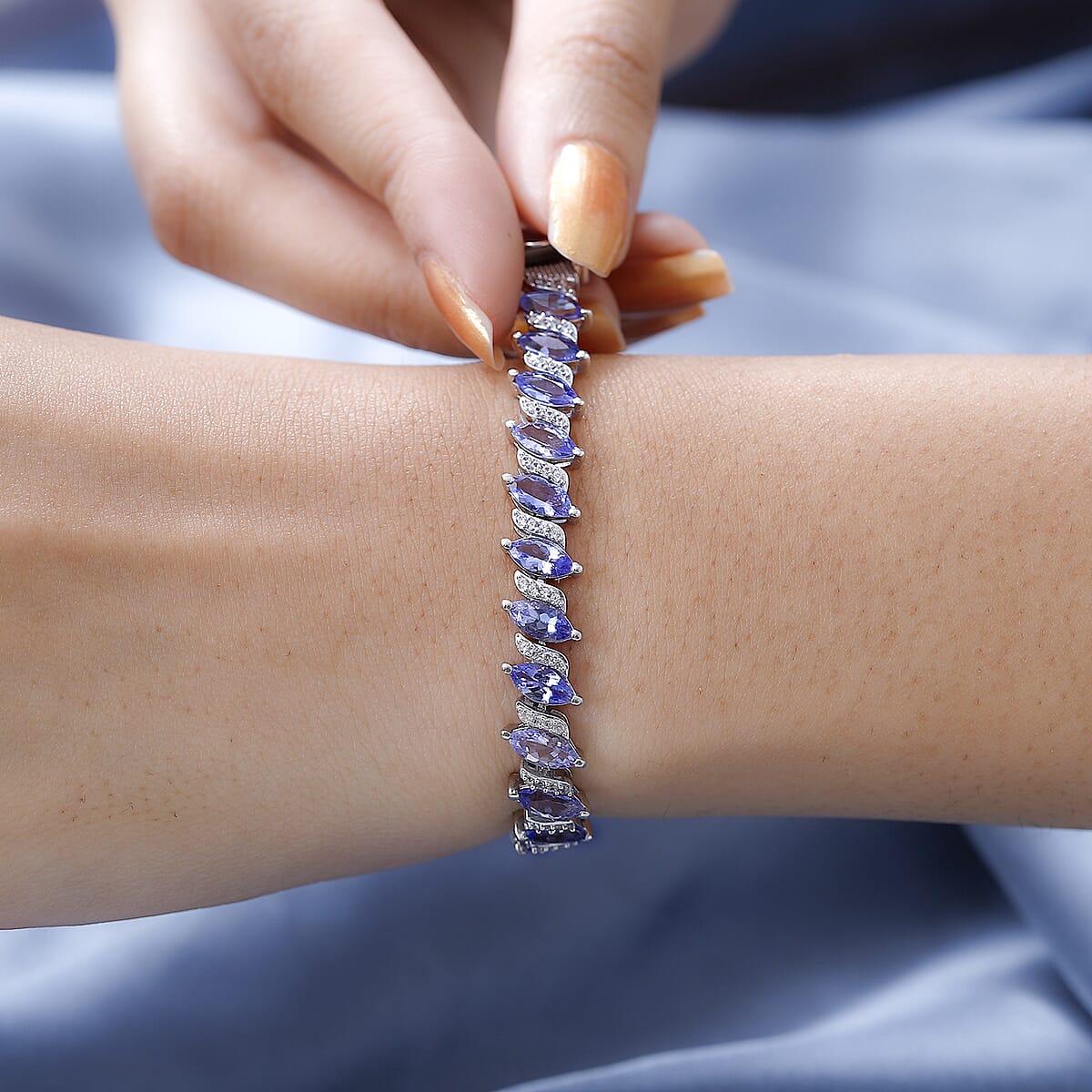 Tanzanite and White Zircon Bracelet in Platinum Over Sterling Silver (6.50 In) 13.00 ctw image number 2