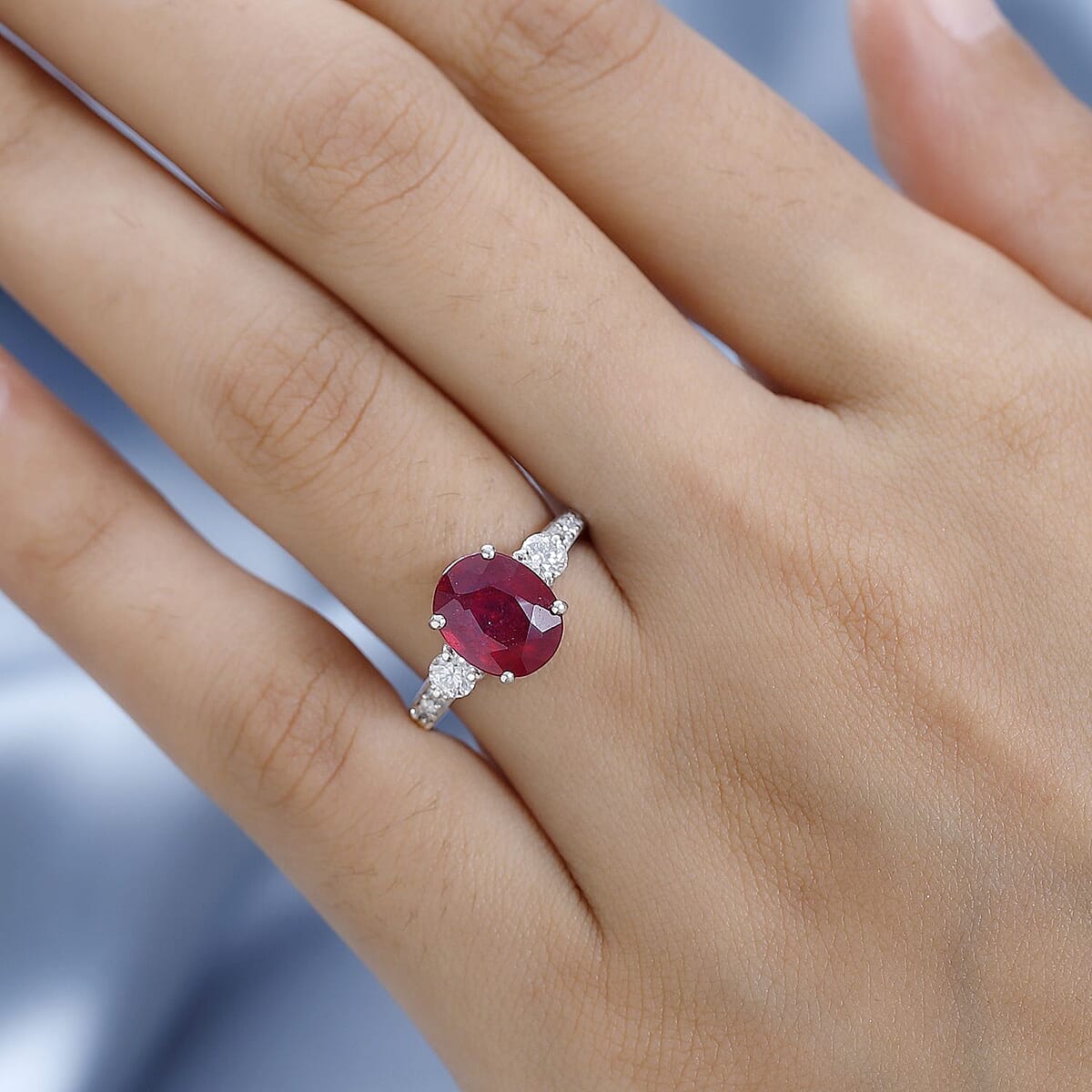 Premium Niassa Ruby (FF) and Moissanite Ring in Platinum Over Sterling Silver (Size 7.0) 4.20 ctw image number 2