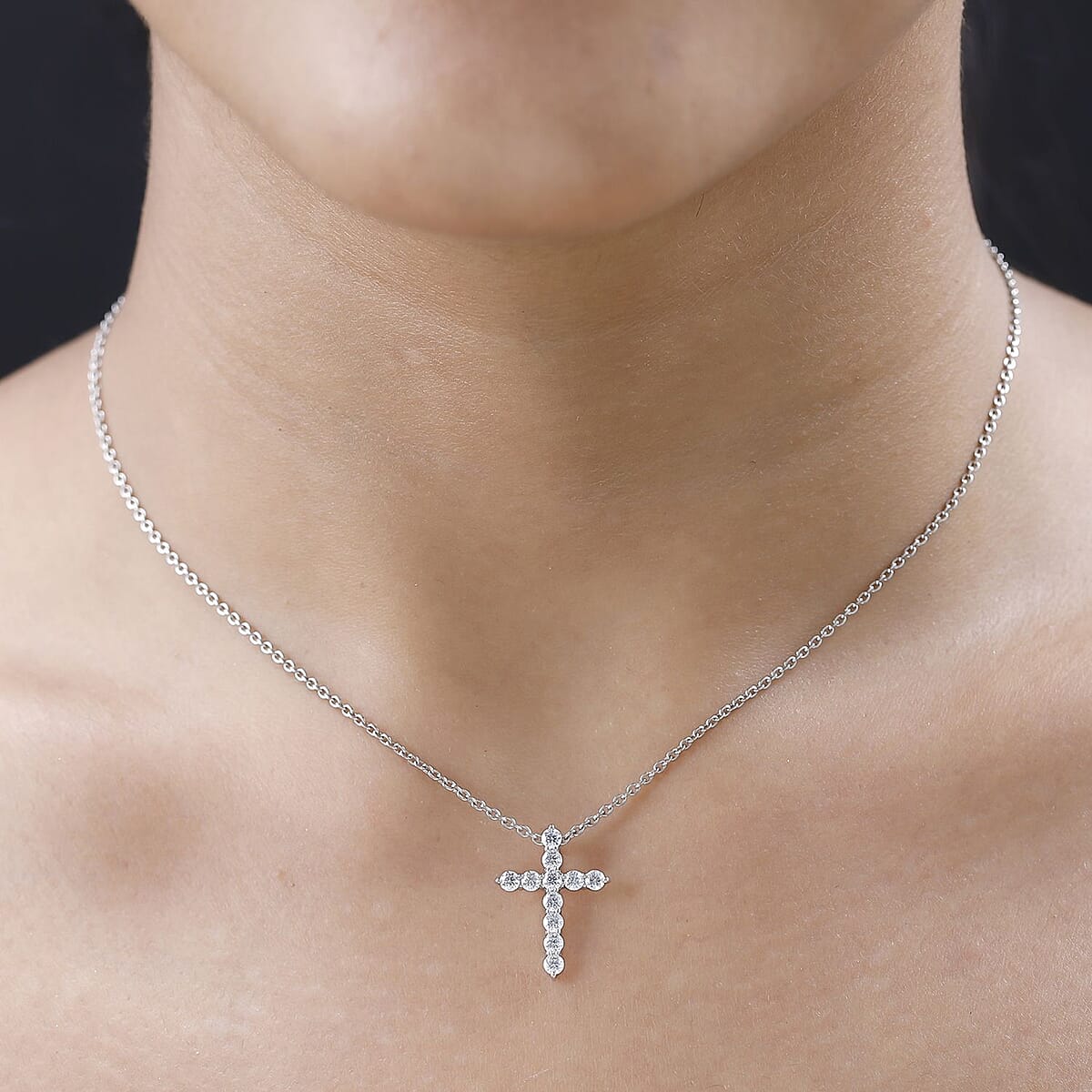 Luxoro 10K White Gold Moissanite Cross Pendant 0.80 ctw image number 2