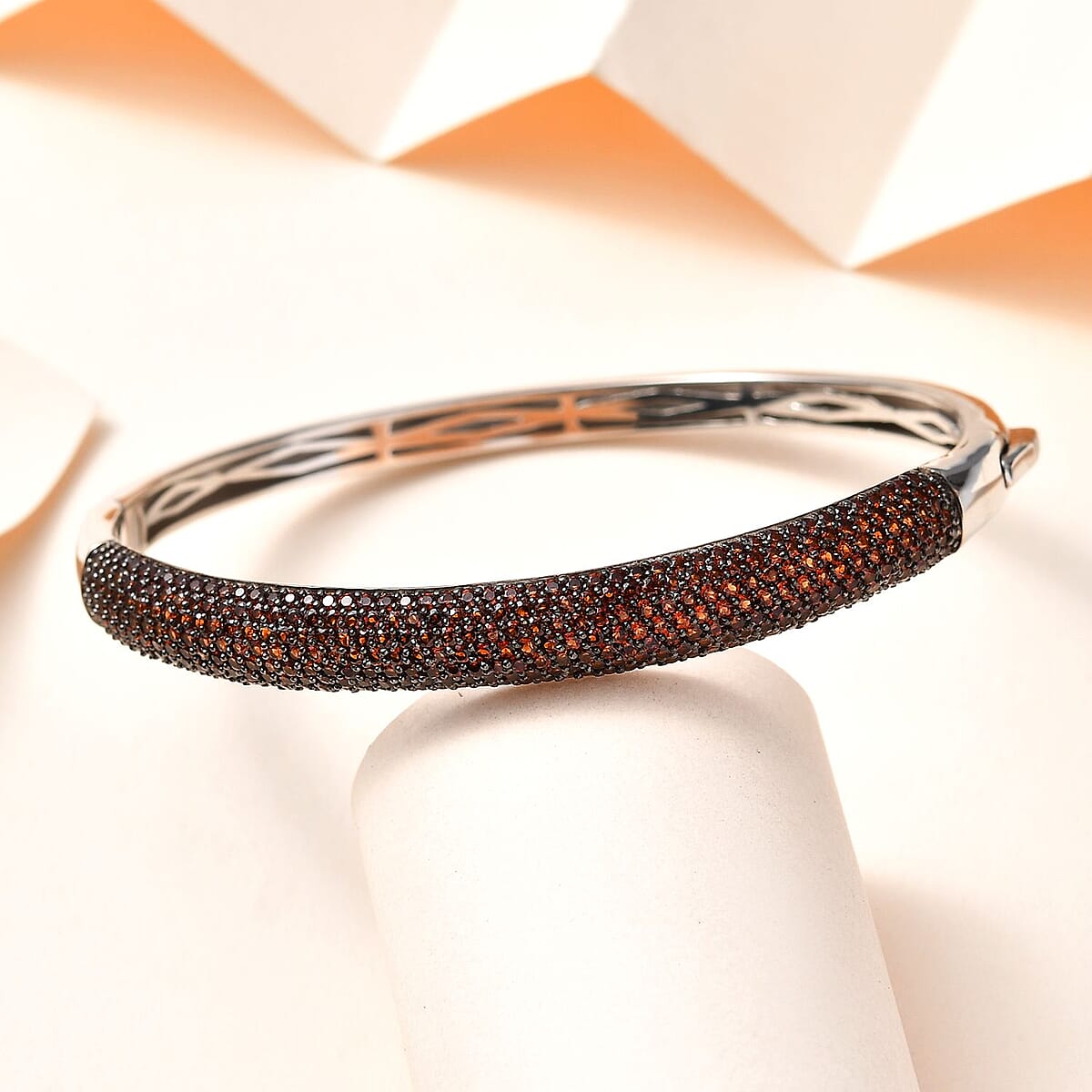 Mozambique Garnet Dome Bangle Bracelet in Platinum Over Sterling Silver (8.00 In) 3.85 ctw image number 1