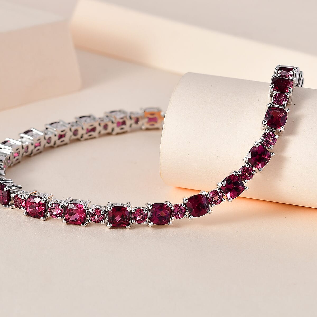Tanzanian Rhodolite Garnet Bracelet in Platinum Over Sterling Silver (8.00 In) 18.30 ctw image number 1