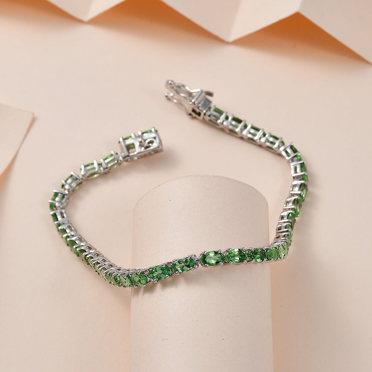 Premium Tsavorite Garnet Tennis Bracelet in Platinum Over Sterling Silver (7.25 In) 9.60 ctw