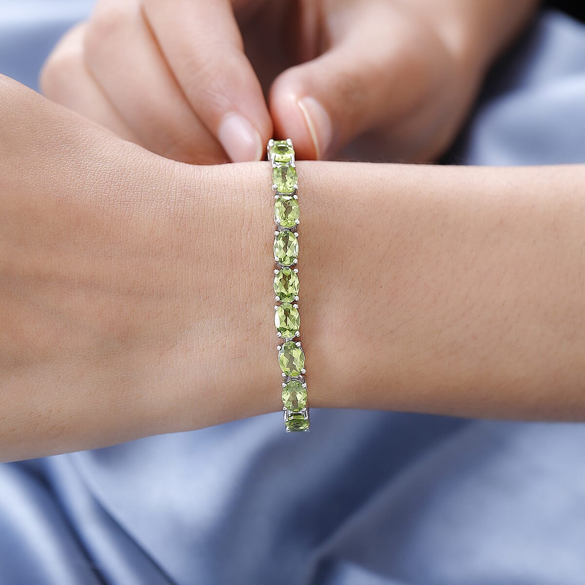 Peridot Tennis Bracelet in Platinum Over Sterling Silver (6.50 In) 15.25 ctw (Del. in 7-10 Days) image number 2