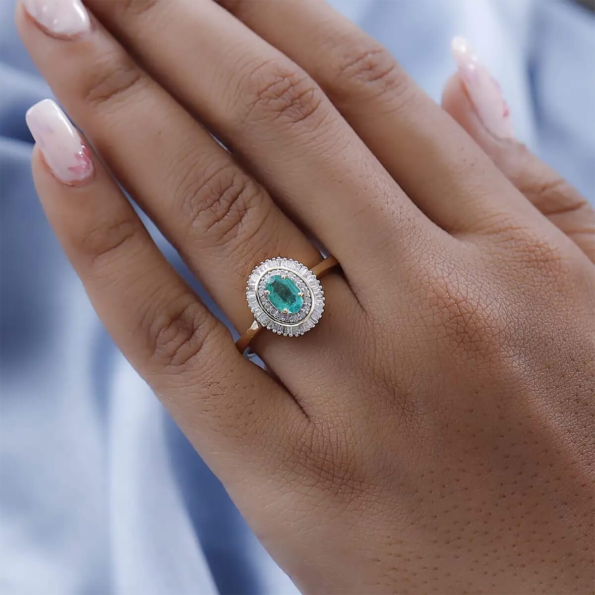 Luxoro AAA Kagem Zambian Emerald and Diamond 1.10 ctw Double Halo Ring in 10K Yellow Gold (Size 7.0) image number 7