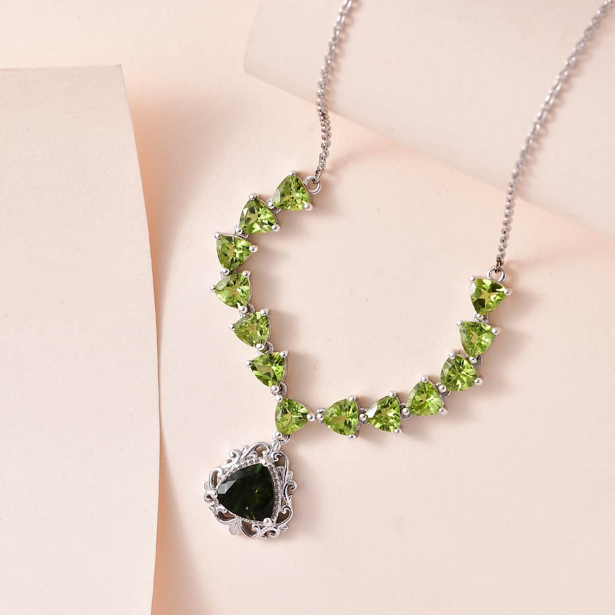 Premium Bohemian Moldavite and Peridot Necklace 18 Inches in Platinum Over Sterling Silver 7.60 ctw image number 1