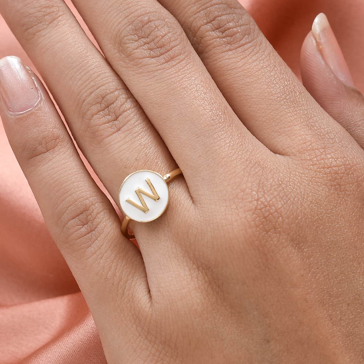 Enameled Vermeil Yellow Gold Over Sterling Silver Initial W Ring (Size 9.0) 2.40 Grams image number 2