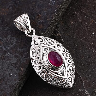 Niassa Ruby (FF) 1.70 ctw Pendant in Sterling Silver