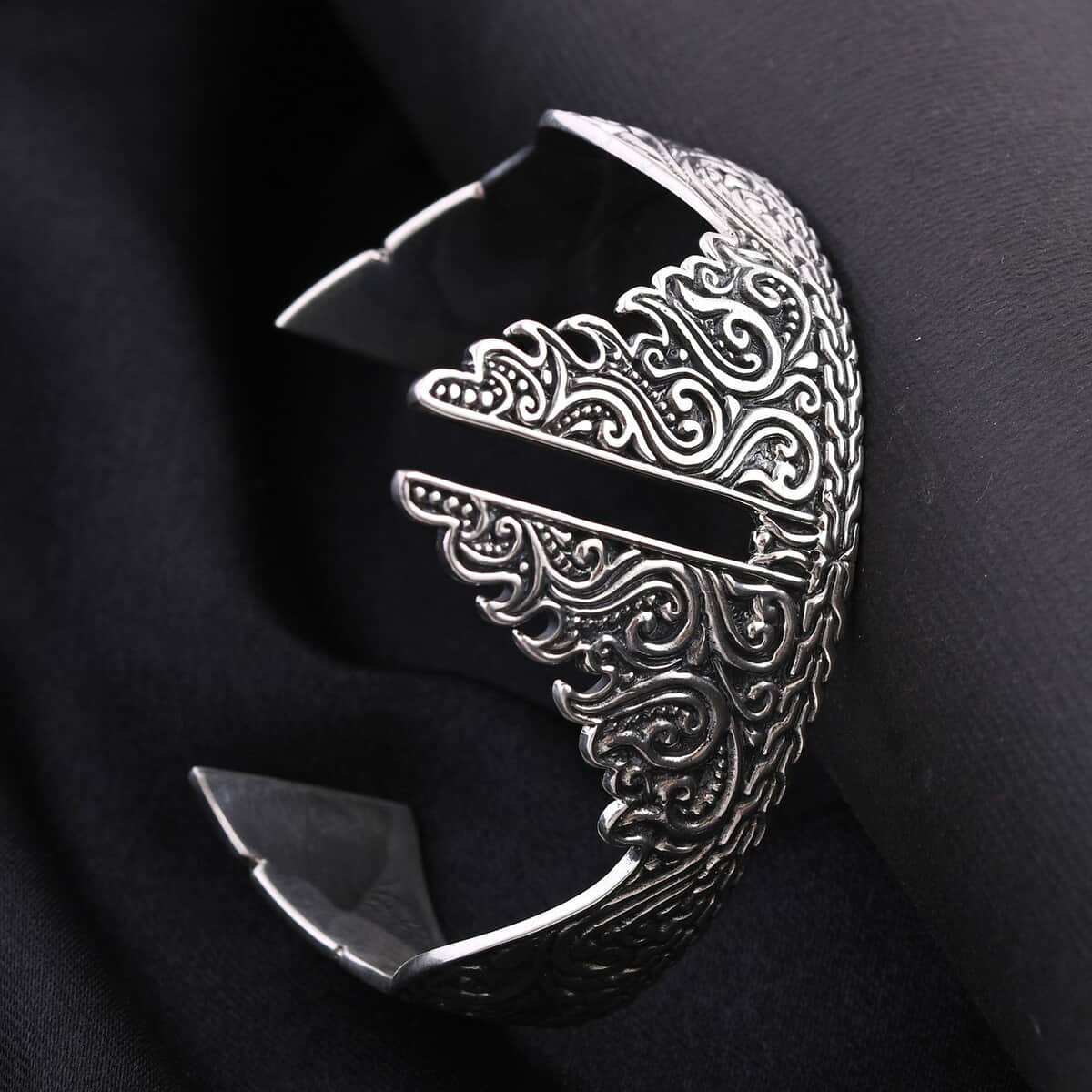 Bali Legacy Sterling Silver Gate of Heaven Cuff Bracelet (7.25 In) 36.90 Grams image number 1