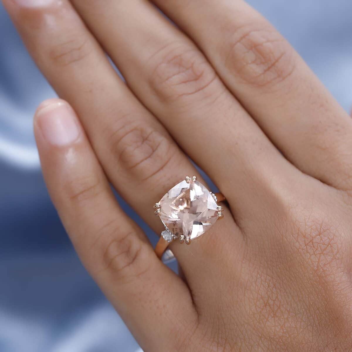 Luxoro AAA Marropino Morganite and G-H I2 Diamond 6.75 ctw Ring in  14K Rose Gold (Size 7.0) image number 2