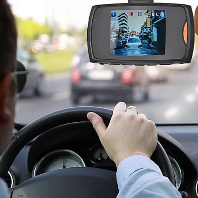Car Dashboard camera, Dash Cam For Car, Live Stream Dash Cam, HD 1080p Dash Cam, Comes with 8GB TF Card and 120mAh Lithium Battery
