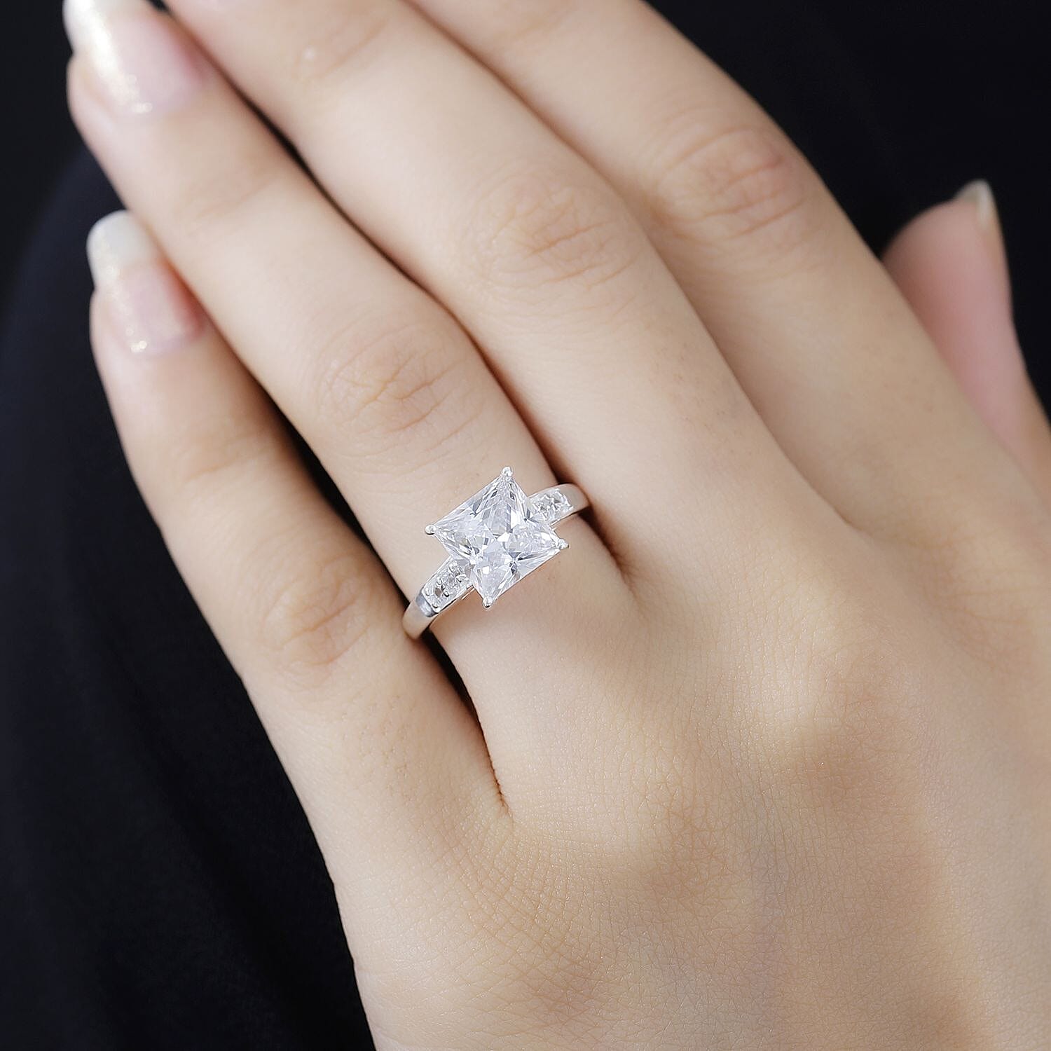 D'Joy Simulated White Diamond 4.15 ctw Ring in Sterling Silver (Size 9.0)