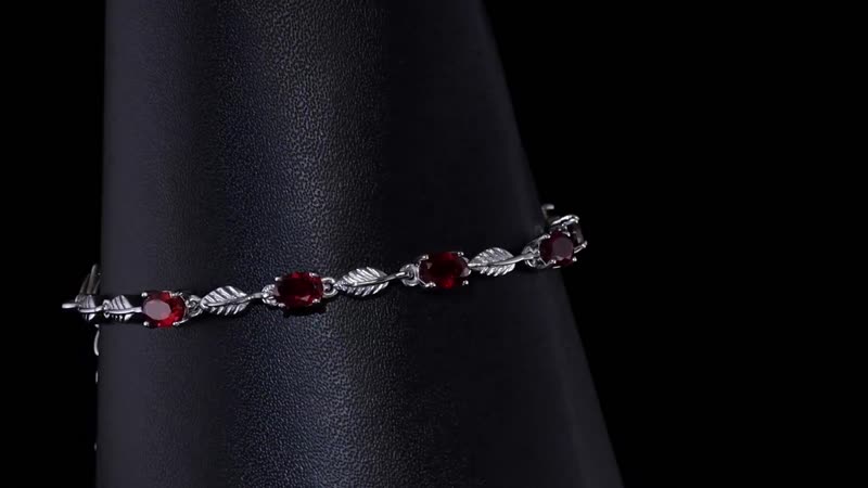 Karis Mozambique Garnet Bracelet in Platinum (6.50-8.00In) 4.00 ctw
