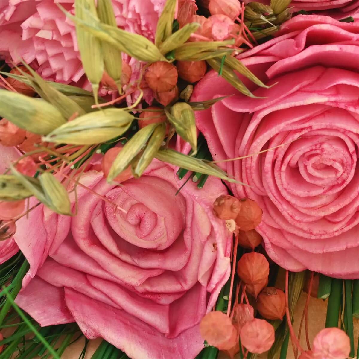 Floral Bouquet with Dried Pink Flower and Rose Fragrance Spray Bottle image number 6