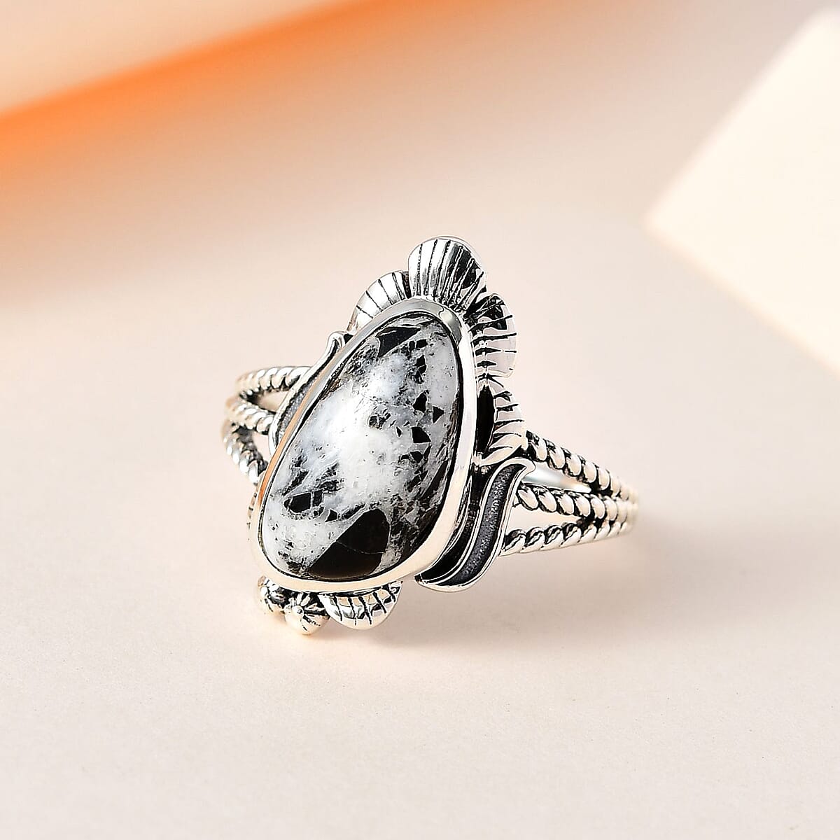 Artisan Crafted White Buffalo Solitaire Ring in Sterling Silver (Size 9.0) 5.50 ctw image number 1