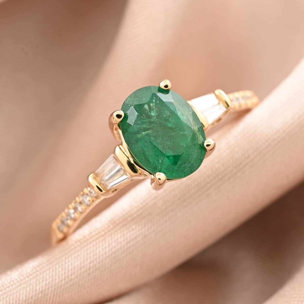 Certified & Appraised Iliana 18K Yellow Gold AAA Kagem Zambian Emerald and G-H SI Diamond Ring 1.35 ctw image number 1