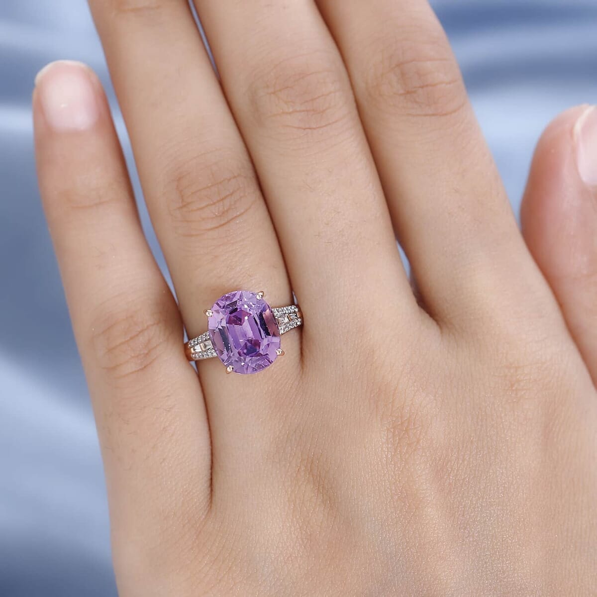 Luxoro 14K Rose Gold AAAA Patroke Kunzite and G-H I2 Diamond Ring 4.60 Grams 6.50 ctw image number 2