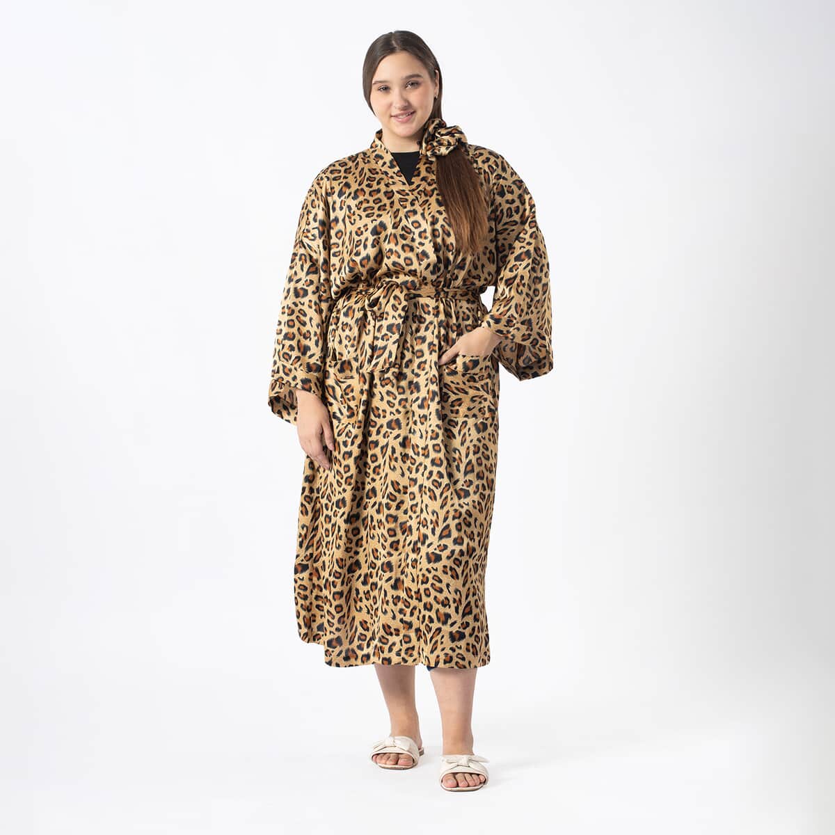 Tamsy Tan Cheetah Robe with Scrunchie - One Size Fits Most image number 0