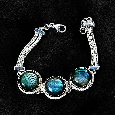 Artisan Crafted Malagasy Labradorite Bracelet in Sterling Silver (7.25-8.75In) 34.50 ctw