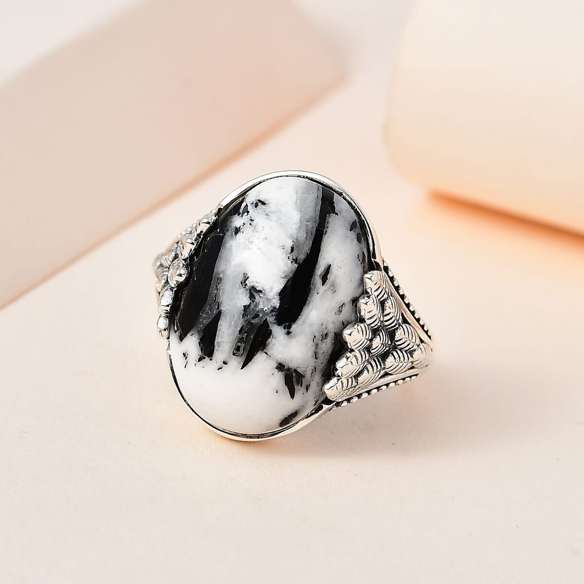 Artisan Crafted White Buffalo Solitaire Ring in Sterling Silver (Size 10.0) 15.35 ctw image number 1