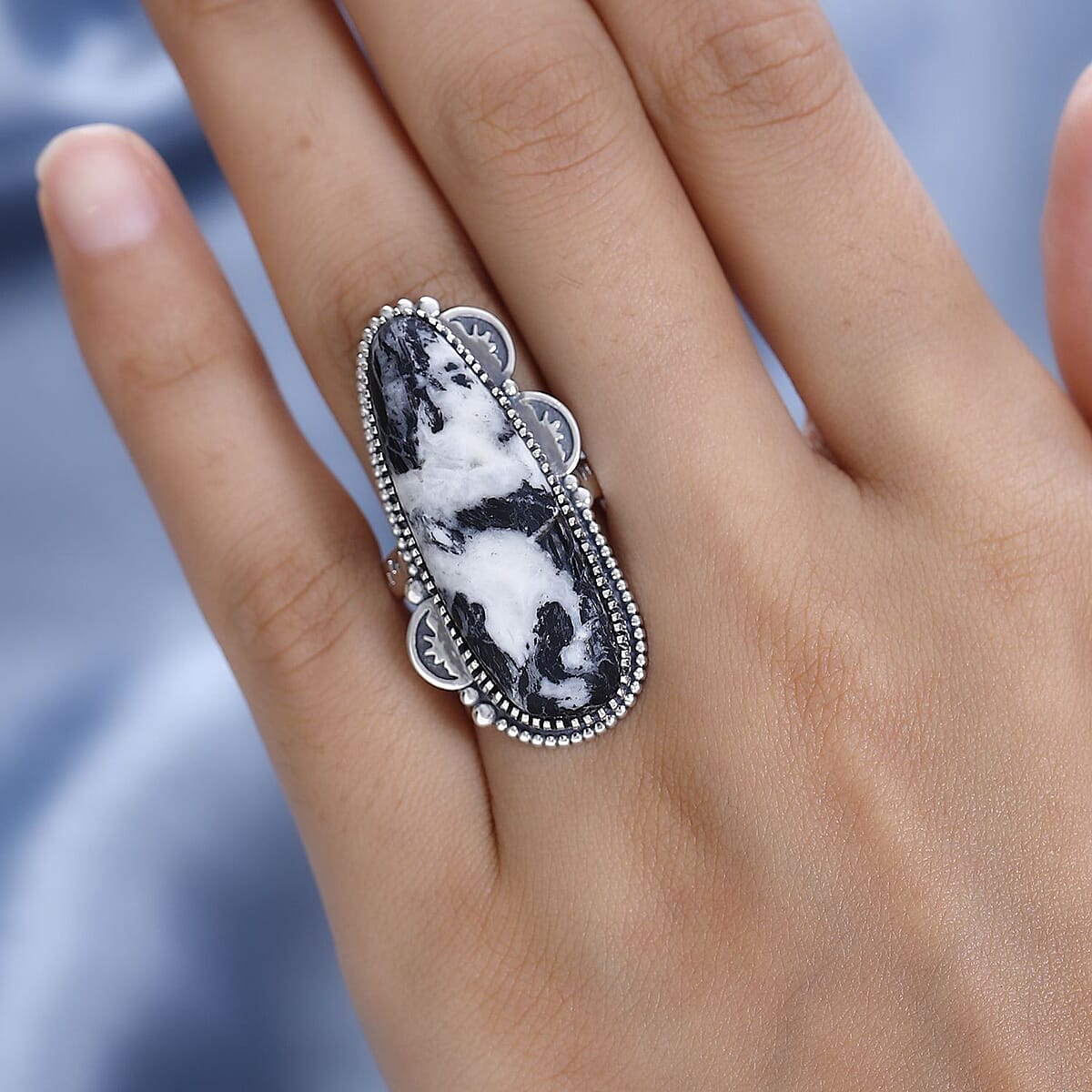 Artisan Crafted White Buffalo Elongated Ring in Sterling Silver (Size 10.0) 24.50 ctw image number 2