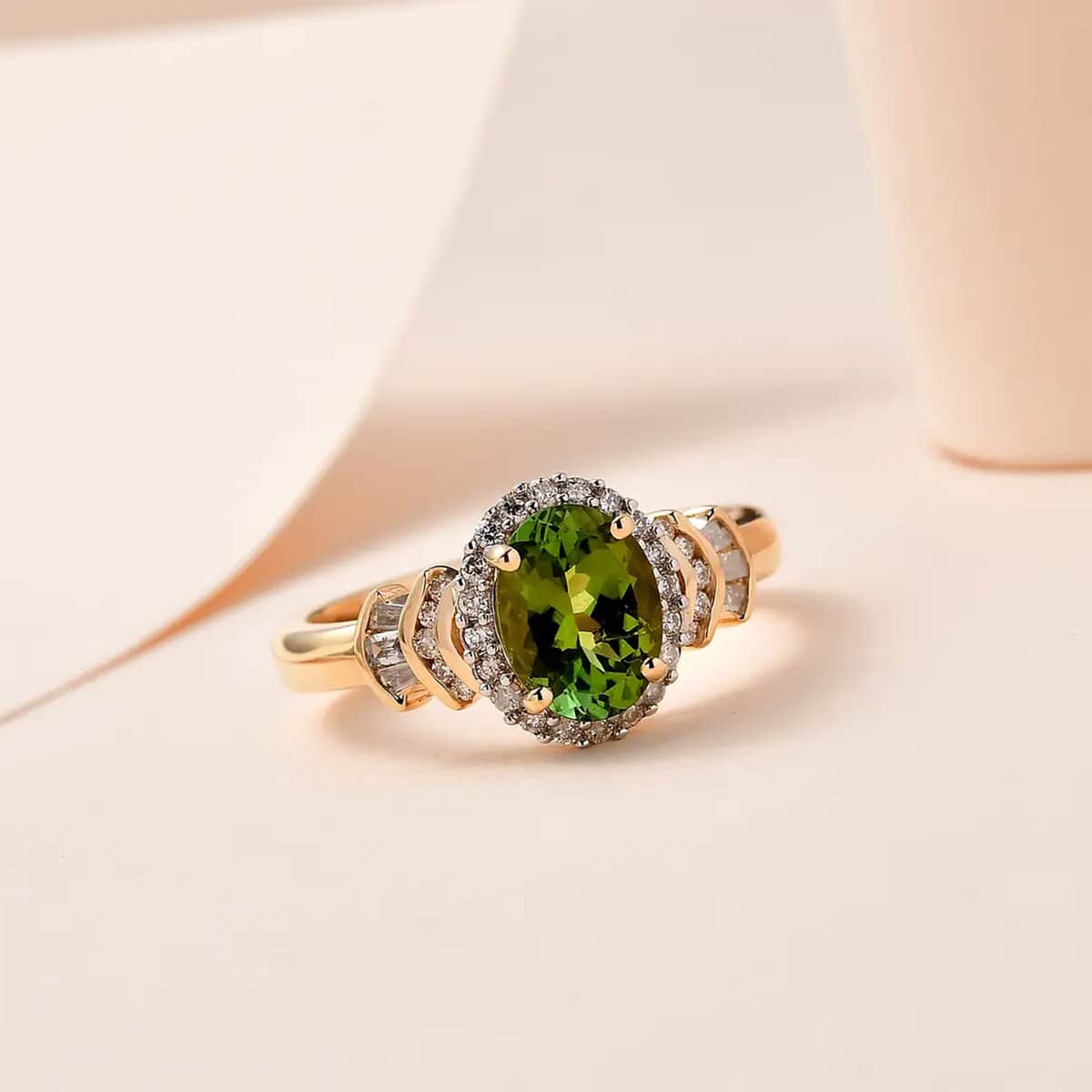 Luxoro 14K Yellow Gold AAA Natural Calabar Green Tourmaline and G-H I3 Diamond Halo Ring (Size 7.0) 1.50 ctw image number 1