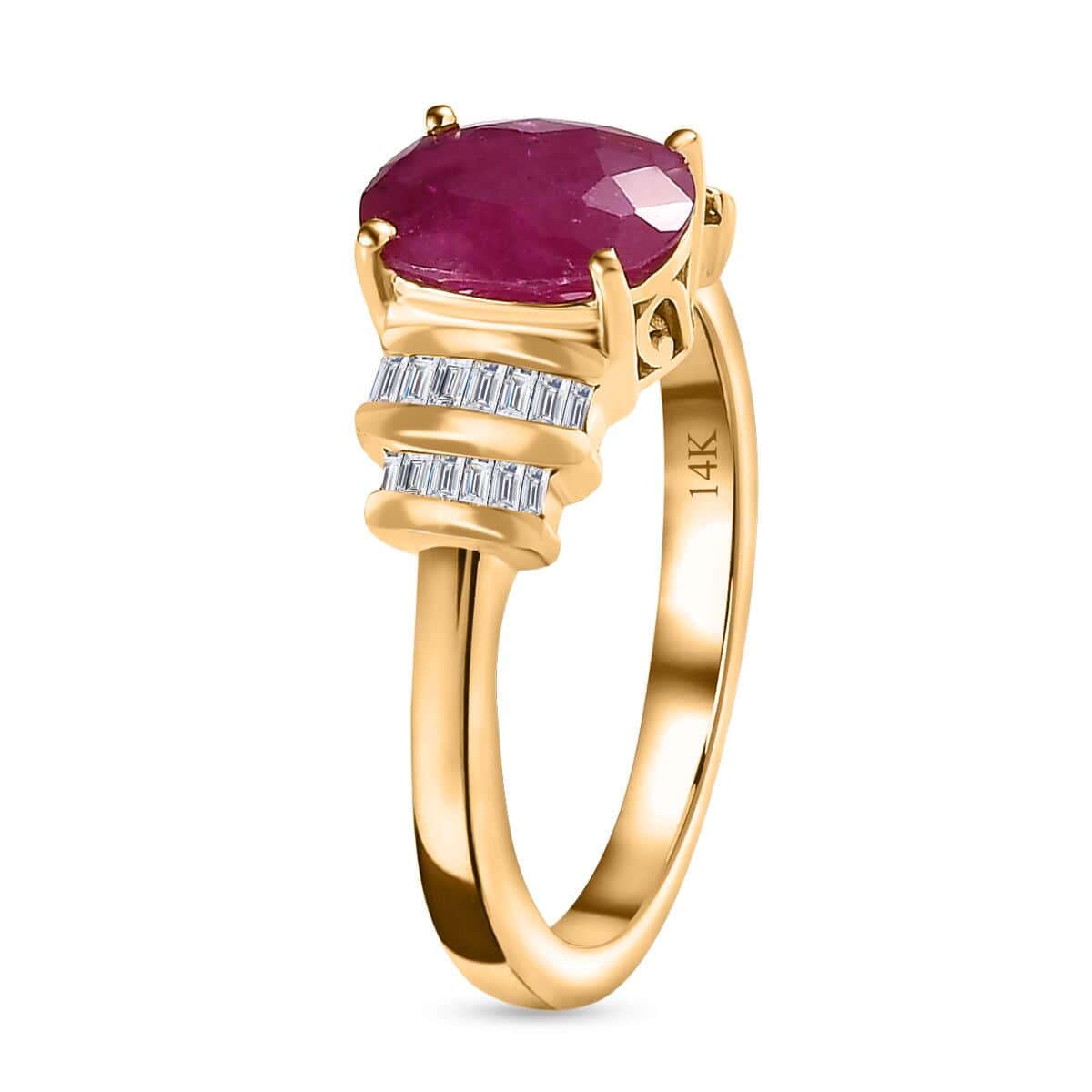 Luxoro 14K Yellow Gold Premium Montepuez Ruby and Diamond Ring (Size 7.0) 2.30 ctw image number 3