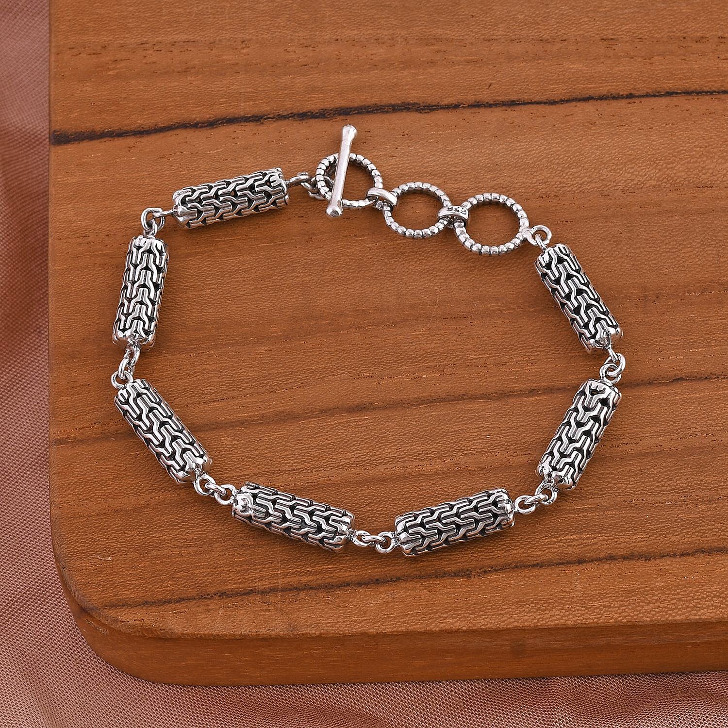 Bali Legacy Sterling Silver Toggle Clasp Tulang Naga Texture Bracelet (7.25 In) 12.90 Grams