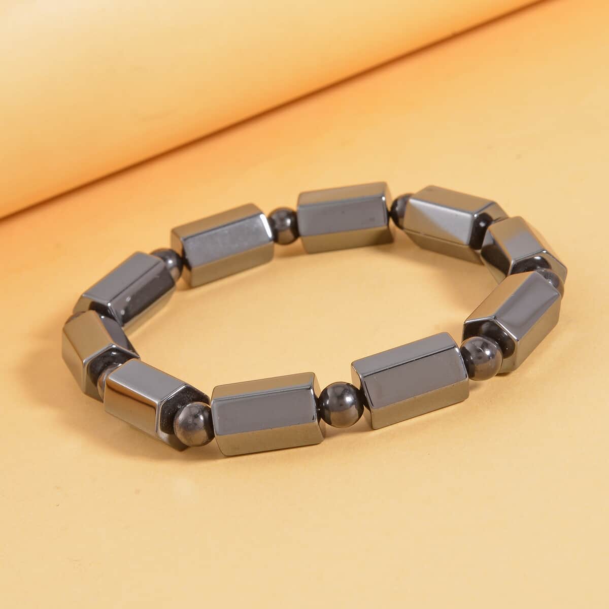 Magnetic Hematite Barrel and Shungite Stretch Beaded Bracelet 80.00 ctw image number 1