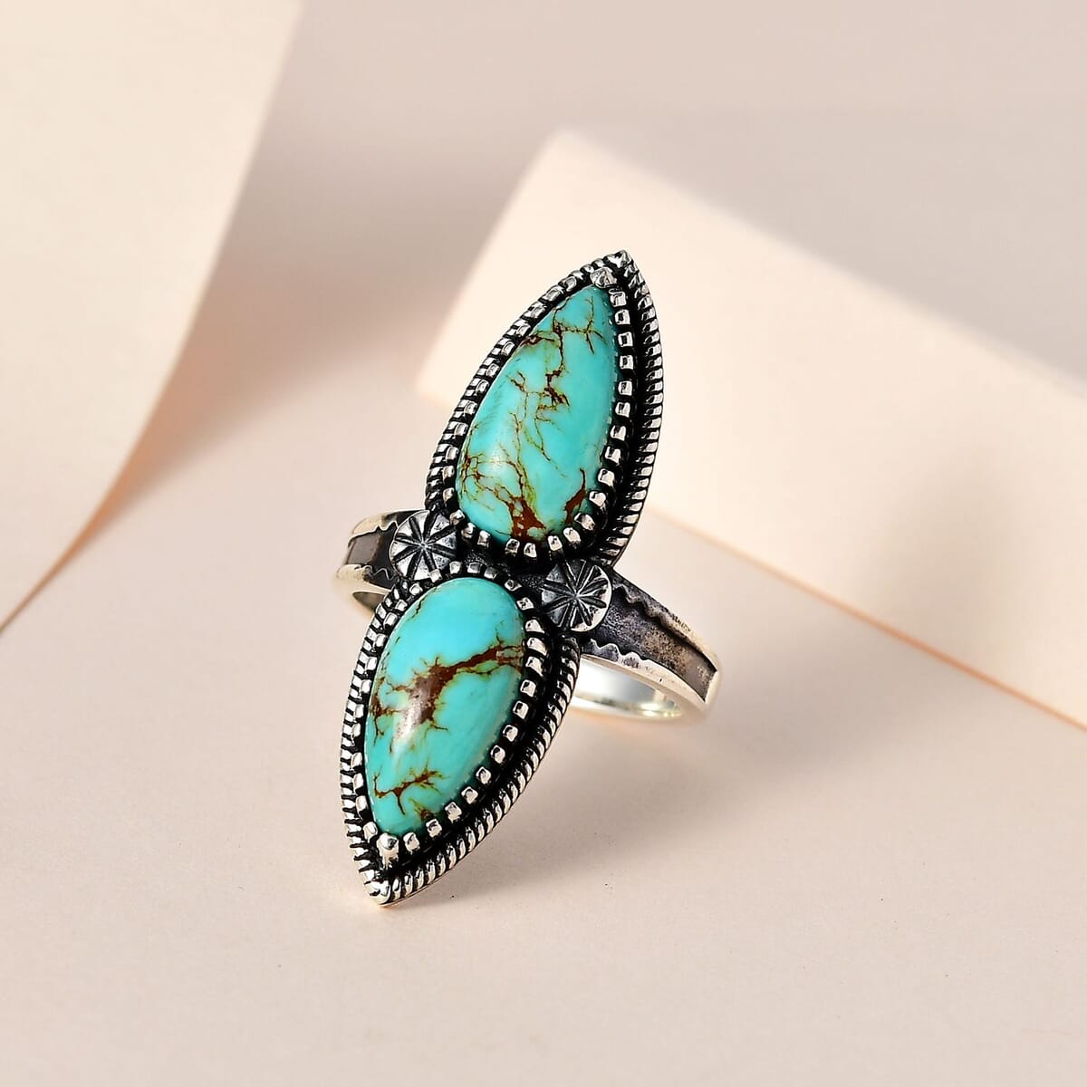 Artisan Crafted Royston Turquoise Ring in Sterling Silver (Size 10.0) 6.40 ctw image number 1