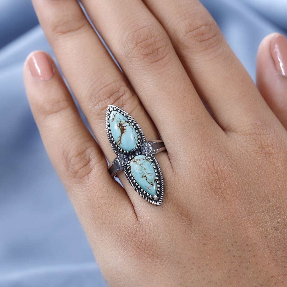 Artisan Crafted Royston Turquoise Ring in Sterling Silver (Size 10.0) 6.40 ctw image number 2