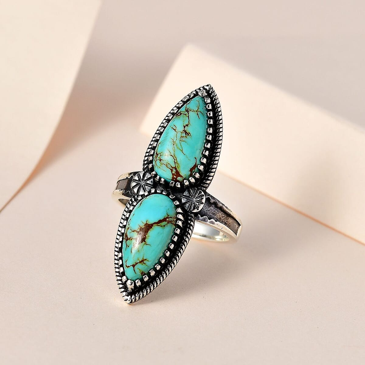 Artisan Crafted Royston Turquoise Ring in Sterling Silver (Size 7.0) 6.40 ctw image number 1