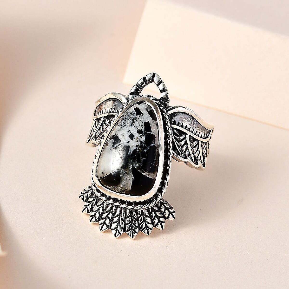 Artisan Crafted White Buffalo Ring in Sterling Silver (Size 10.0) 7.35 ctw image number 1