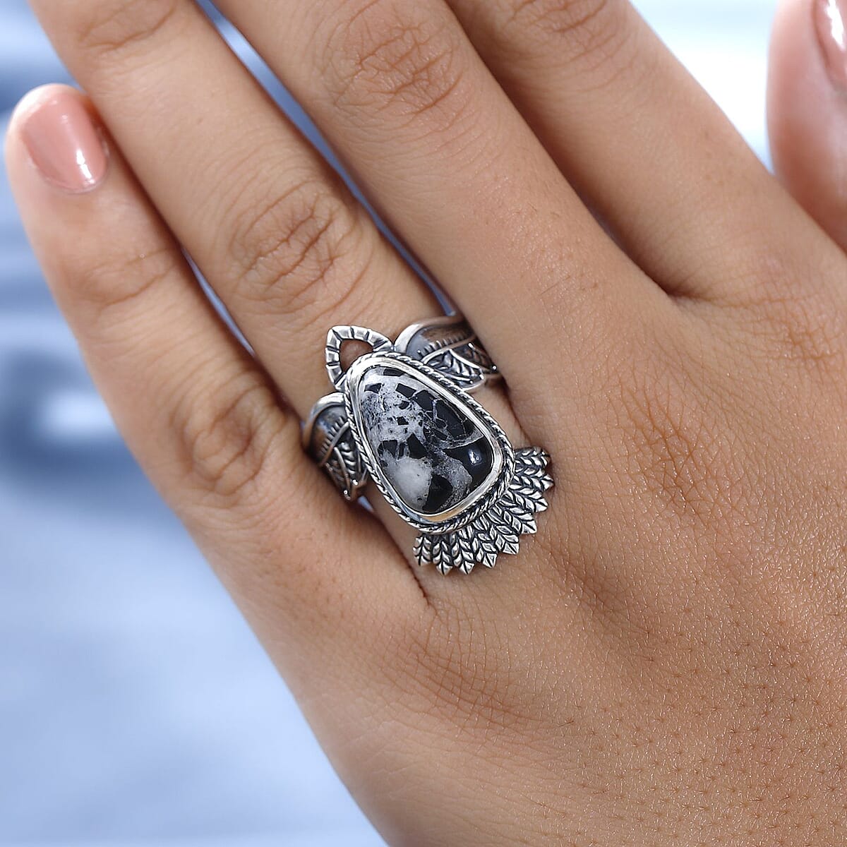Artisan Crafted White Buffalo Ring in Sterling Silver (Size 10.0) 7.35 ctw image number 2