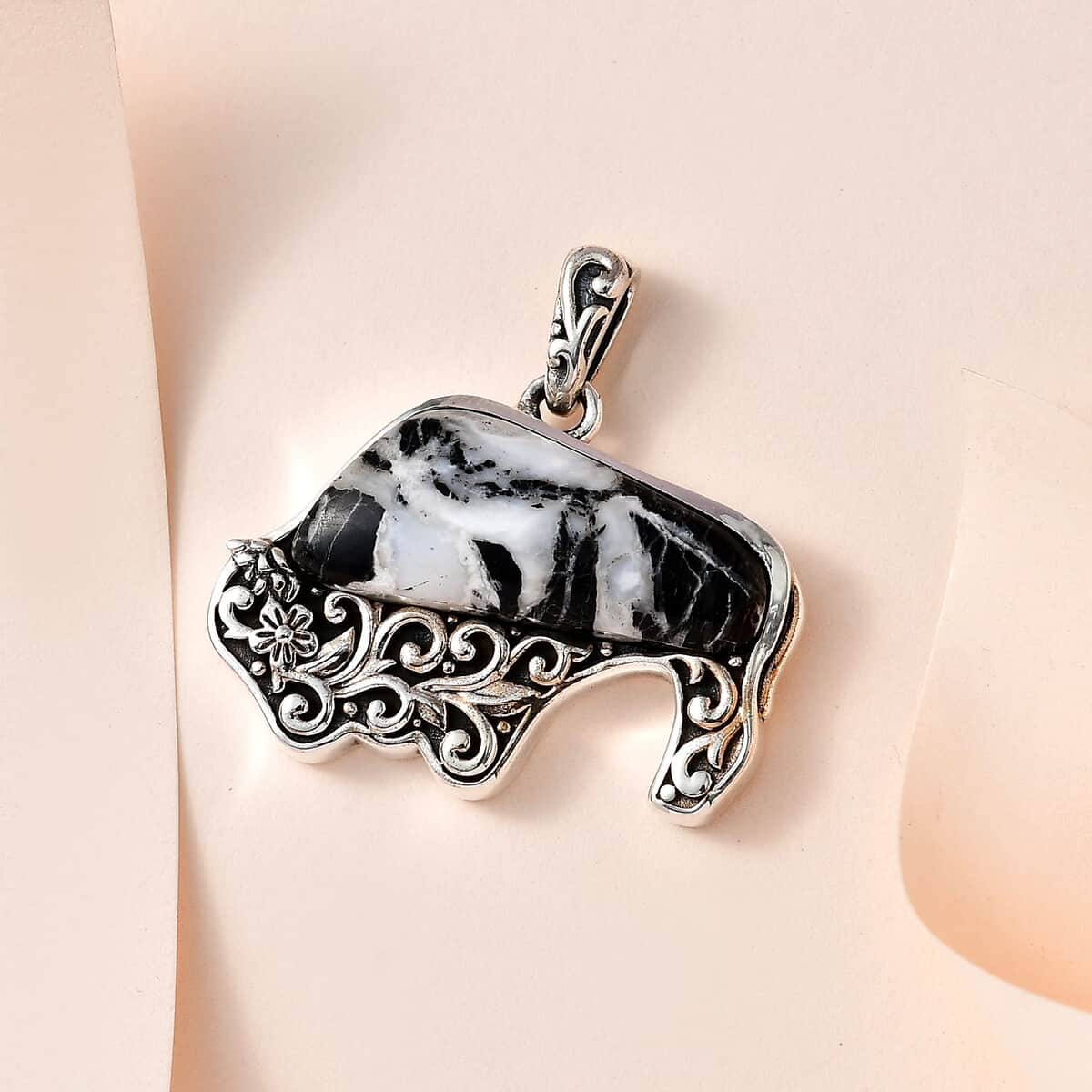 Artisan Crafted White Buffalo Bull Pendant in Sterling Silver 18.30 ctw image number 0