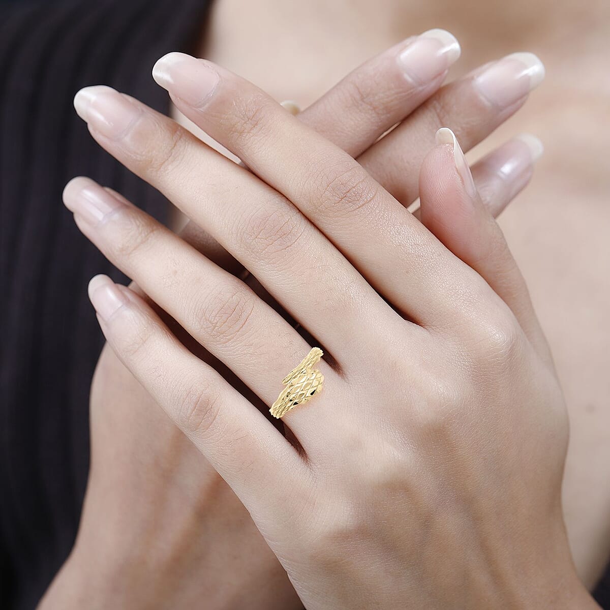 Italian 10K Yellow Gold Diamond-Cut Snake Graduated Ring 1.85 Grams image number 2