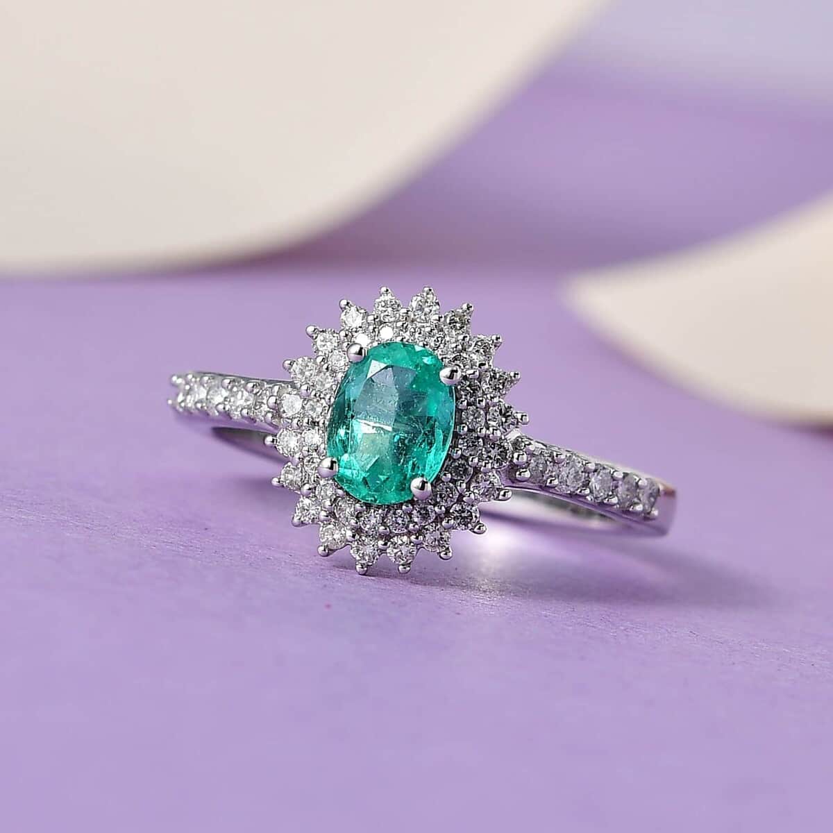 Luxoro 14K White Gold AAA Boyaca Colombian Emerald and G-H I2 Diamond Sunburst Ring (Size 6.0) 0.85 ctw image number 1