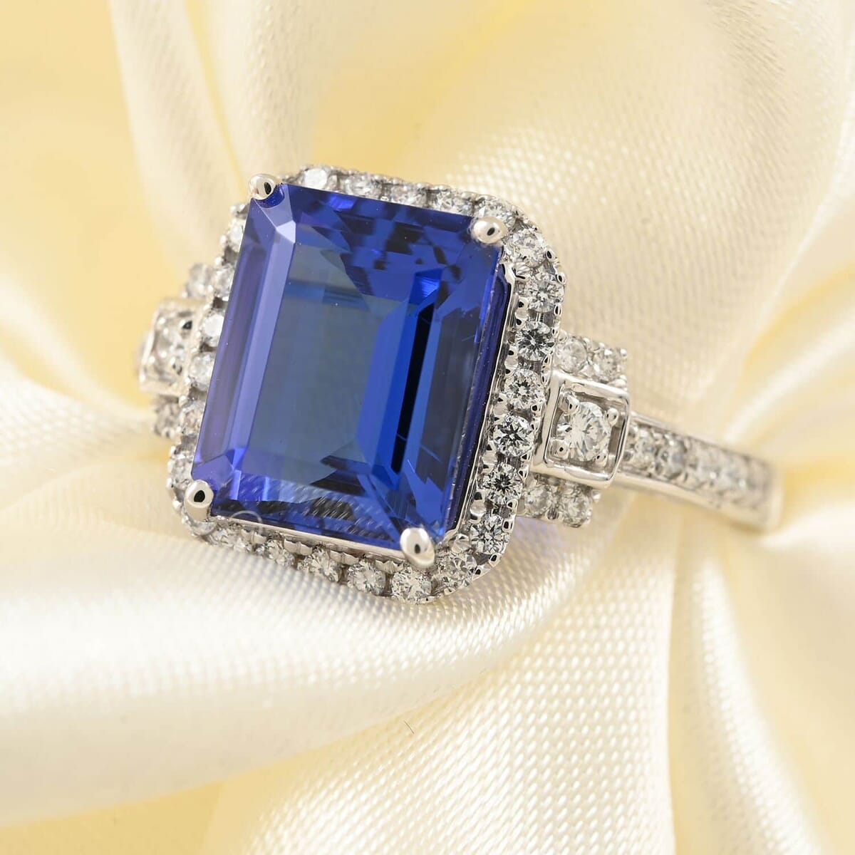 Certified and Appraised Rhapsody 950 Platinum AAAA Tanzanite and E-F VS Diamond Halo Ring (Size 10.5) 7.15 Grams 4.00 ctw image number 1