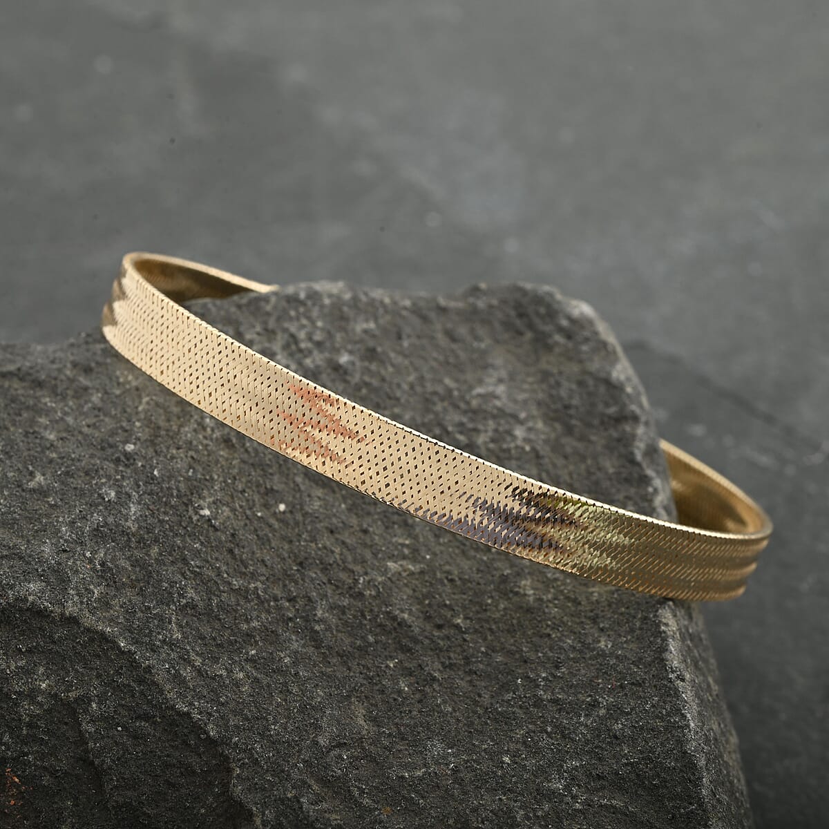 Italian 10K Yellow Gold Adjustable Flat Mesh Bangle Bracelet 1.42 Grams image number 1