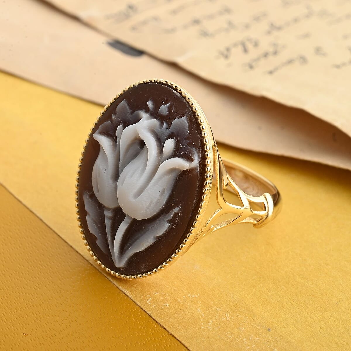 Italian 10K Yellow Gold Cameo Tulip Ring (Size 10.0) 2.50 Grams image number 1