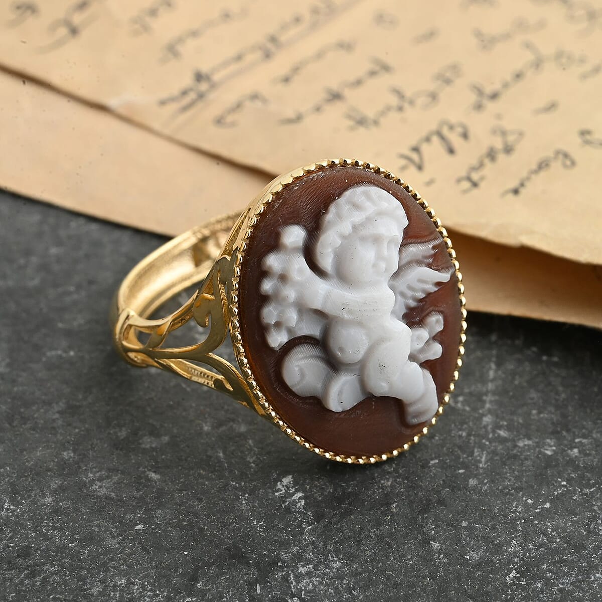 Italian 10K Yellow Gold Shell Cameo Cherub Ring (Size 7.0) 2.50 Grams image number 1