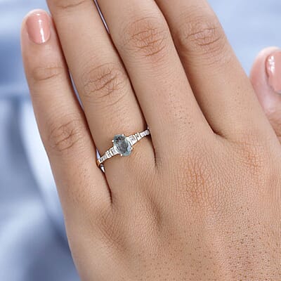 Luxoro 14K Yellow Gold AAA Narsipatnam Alexandrite and G-H I3 Diamond Ring (Size 6.0) 0.90 ctw