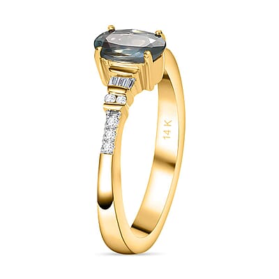 Luxoro 14K Yellow Gold AAA Narsipatnam Alexandrite and G-H I3 Diamond Ring (Size 6.0) 0.90 ctw
