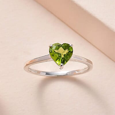 Peridot Heart Solitaire Ring in Sterling Silver (Size 10.0) 1.25 ctw