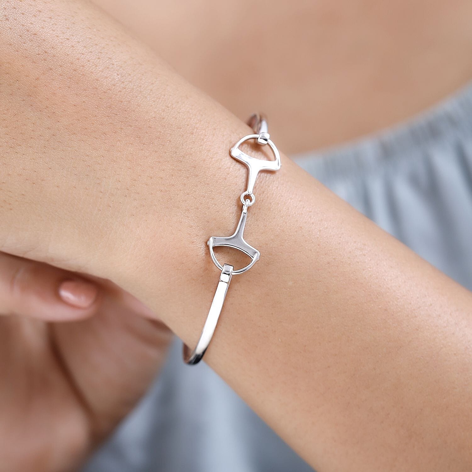 D'Joy Vicenza Closeout - Handmade Sterling Silver Snaffle Bangle Bracelet (7.50 In) 7 Grams